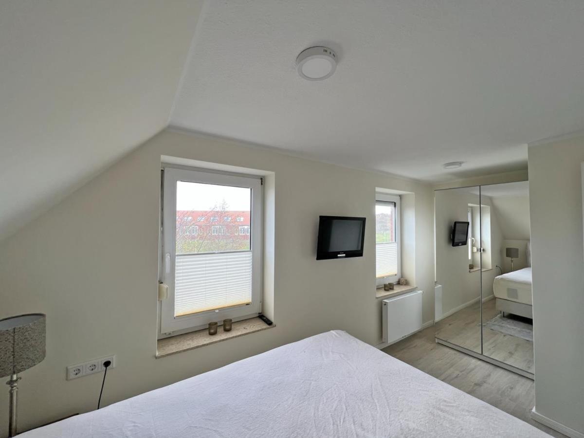 Deichblick 6 In Norddeich- Urlaub Mit Meerblick Am Strand Norden Esterno foto